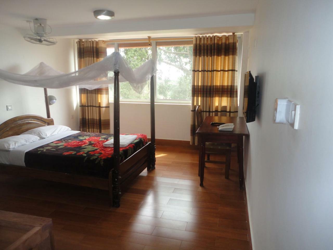 Entebbe Flights Motel Esterno foto